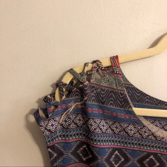 Charlotte Ruse Oversized Top - Picture 2 of 3